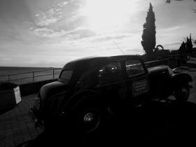 Calella Palafrugell alquilar espacio publicidad coche antiguo